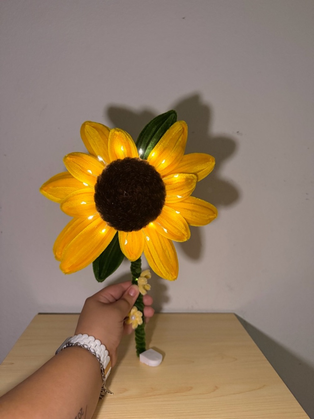 Pipe cleaner sunflower lamp